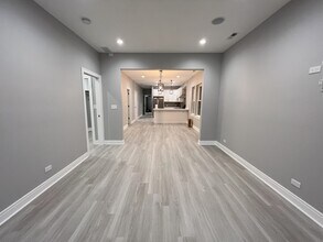 4834 W Newport Ave in Chicago, IL - Building Photo - Building Photo