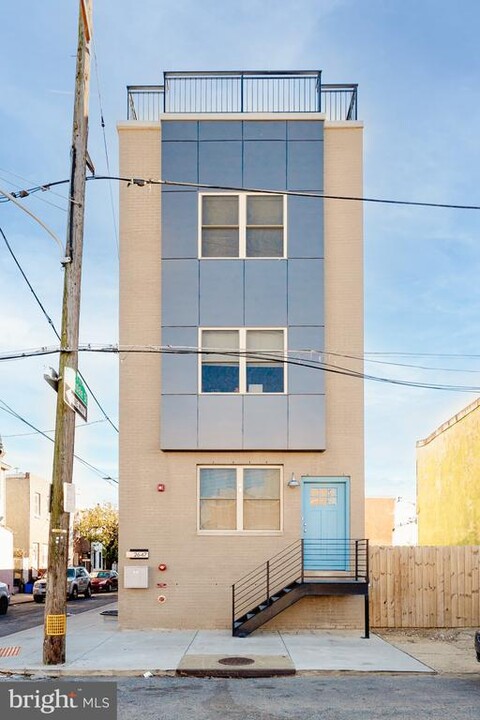 2647 Jasper St in Philadelphia, PA - Building Photo