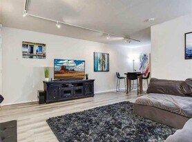 505 W 7th St, Unit 214 in Austin, TX - Building Photo
