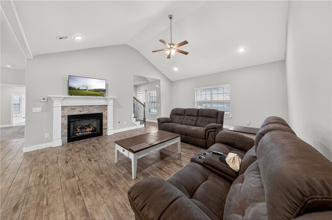 584 Quartz Wy in Springdale, AR - Building Photo - Building Photo