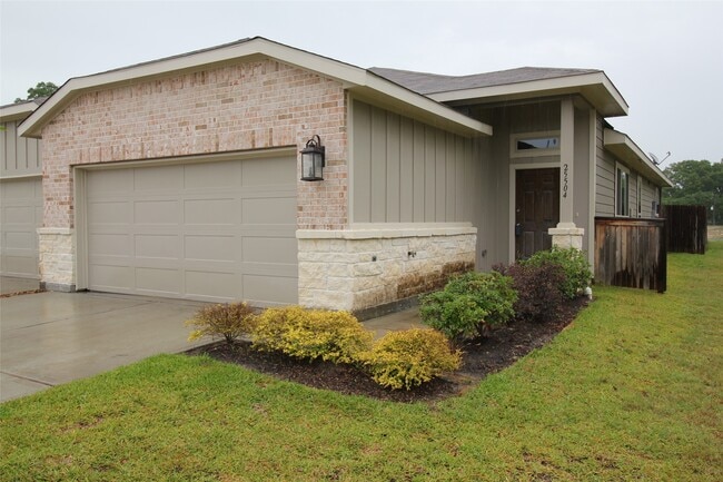 property at 25504 Starling Ln