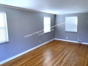 8660 Winchester Dr in Pittsburgh, PA - Building Photo - Building Photo