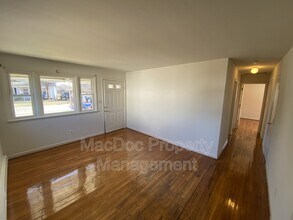 209 Hamilton St in Fredericksburg, VA - Foto de edificio - Building Photo