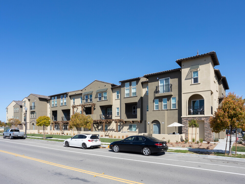 Park West Townhomes in Camarillo, CA - Building Photo