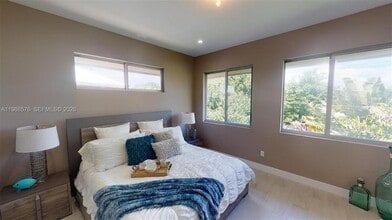 626 NE 12th Ave in Fort Lauderdale, FL - Foto de edificio - Building Photo