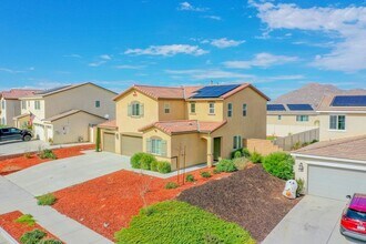 32184 Rambling Ct in Winchester, CA - Building Photo - Building Photo