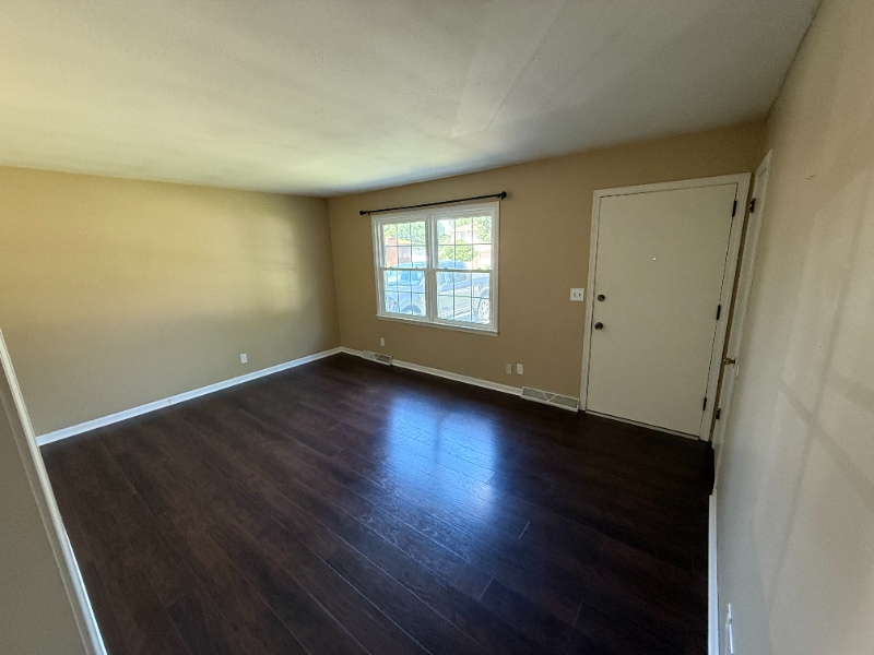 1015-1017 S Sunrise Dr in Marshall, MO - Building Photo