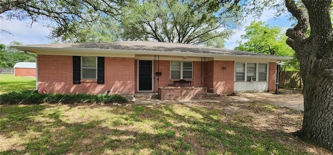 1209 Haines Dr