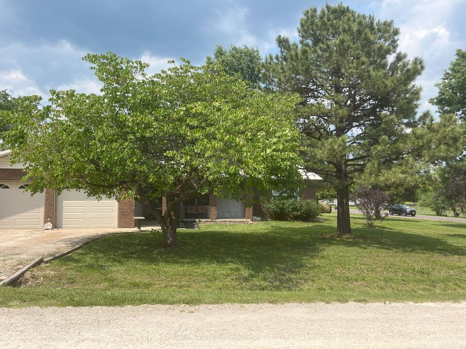 14255 Camden Ln in Dixon, MO - Building Photo