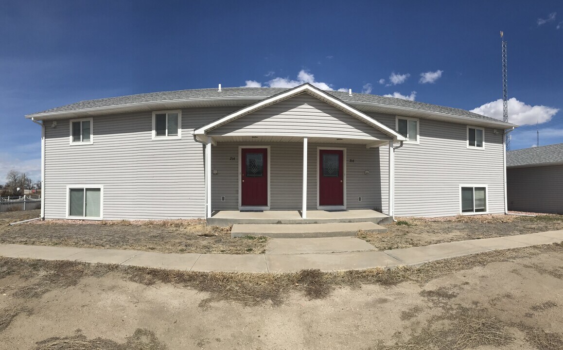 214-216 Chapman St in Wiggins, CO - Building Photo