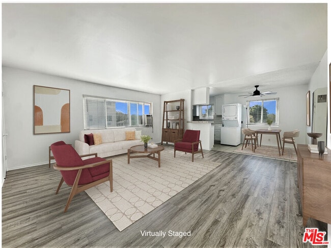 property at 5113 Roseland St