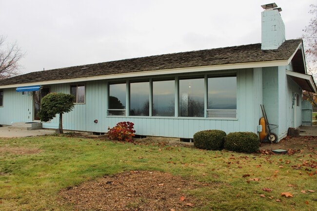 2733 Debord Dr in Wenatchee, WA - Building Photo - Building Photo