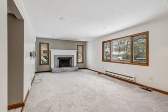 6235 Sunnywood Dr in Solon, OH - Building Photo - Building Photo