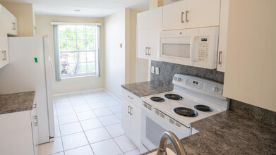 3844 Miramontes Cir in Wellington, FL - Foto de edificio - Building Photo