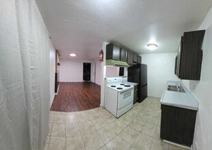 4428 111th St SW, Unit 1 in Lakewood, WA - Foto de edificio - Building Photo