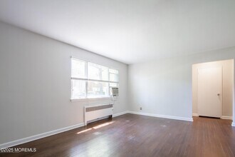132 South St in Red Bank, NJ - Building Photo - Building Photo