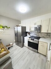 1112 NW 125th Pl in Miami, FL - Building Photo - Building Photo
