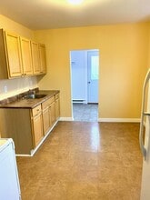 112 Airport Heights Dr in St John's, NL - Building Photo - Building Photo