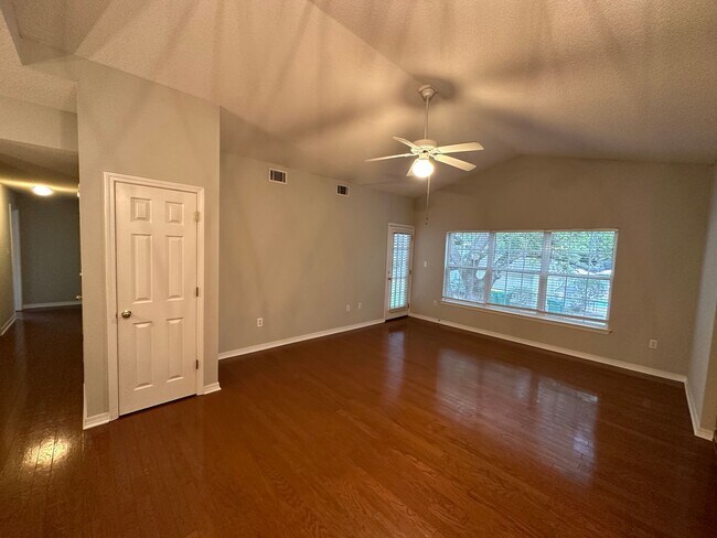1496 Partin Dr N in Niceville, FL - Building Photo - Building Photo