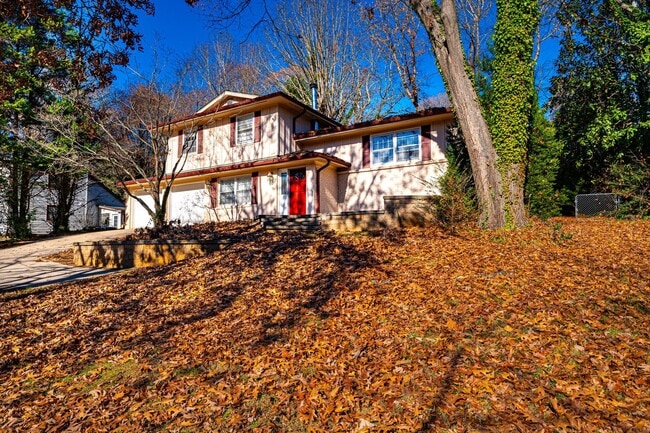 1058 18th Ave NW in Hickory, NC - Building Photo - Building Photo