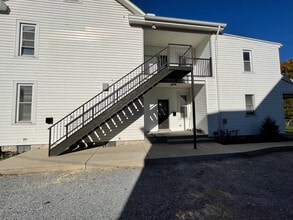 635 S Market St, Unit 1st Floor in Elizabethtown, PA - Building Photo - Building Photo
