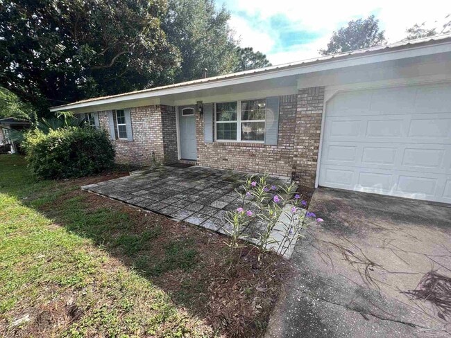 2855 Bayview Way in Pensacola, FL - Building Photo - Building Photo