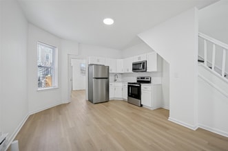 6340 Reedland St in Philadelphia, PA - Building Photo - Building Photo