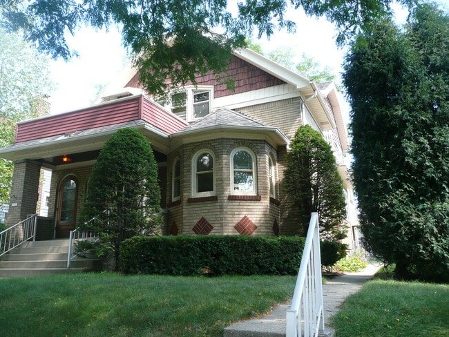 property at 3522 N Cramer St