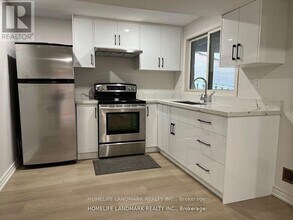 107 Kearney Dr in Ajax, ON - Building Photo - Building Photo