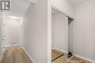 615 Bee Pollen Wy in Ottawa, ON - Building Photo - Building Photo