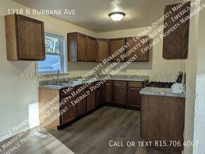 1318 N Burbank Ave in Rockford, IL - Building Photo - Building Photo