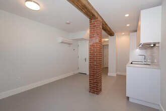 462 Massachusetts Ave, Unit 3 in Boston, MA - Foto de edificio - Building Photo