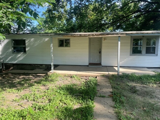 property at 687 Benton St