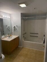 6 Crestview Cir in Londonderry, NH - Building Photo - Building Photo