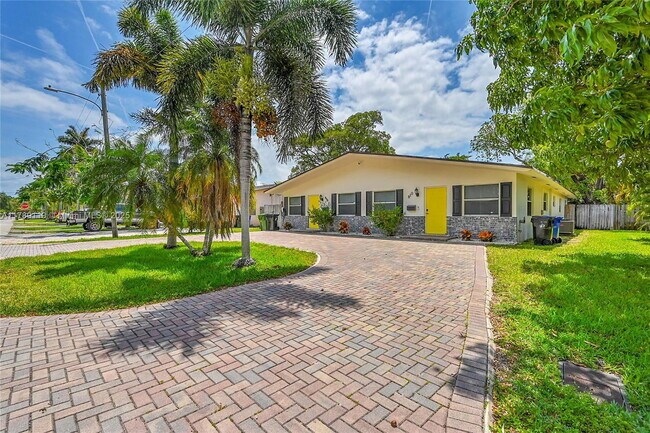 property at 810 SW 12th Ct