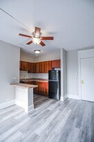 5324 W Cornelia Ave, Unit #307 in Chicago, IL - Building Photo