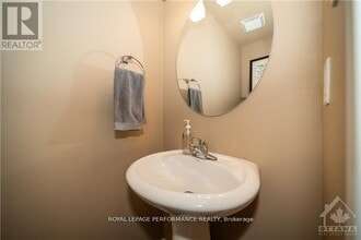 2363 Glandriel Crescent in Ottawa, ON - Building Photo - Building Photo