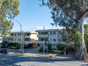 Camino Commons in Burlingame, CA - Building Photo - Primary Photo