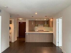 8833 Hazelbridge Wy in Richmond, BC - Building Photo - Building Photo
