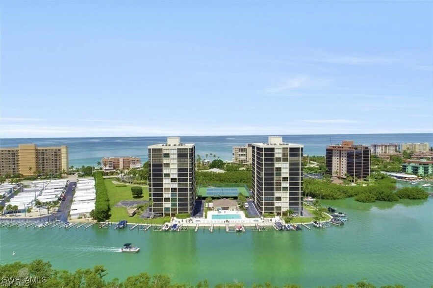 26225 Hickory Blvd, Unit 5A in Bonita Springs, FL - Building Photo