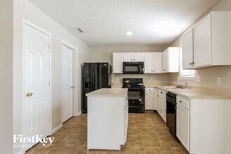 8588 N Springview Dr in McCordsville, IN - Building Photo - Building Photo