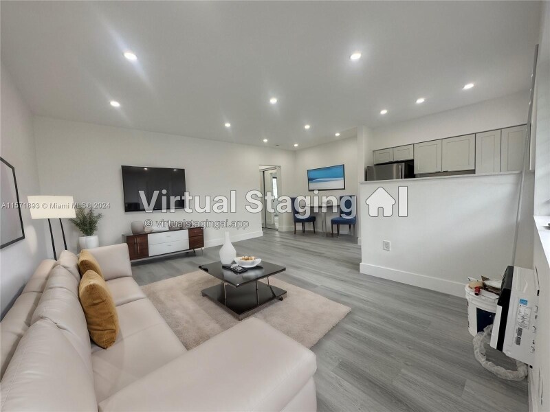 1936 Normandy Dr, Unit Apt 9 in Miami Beach, FL - Building Photo