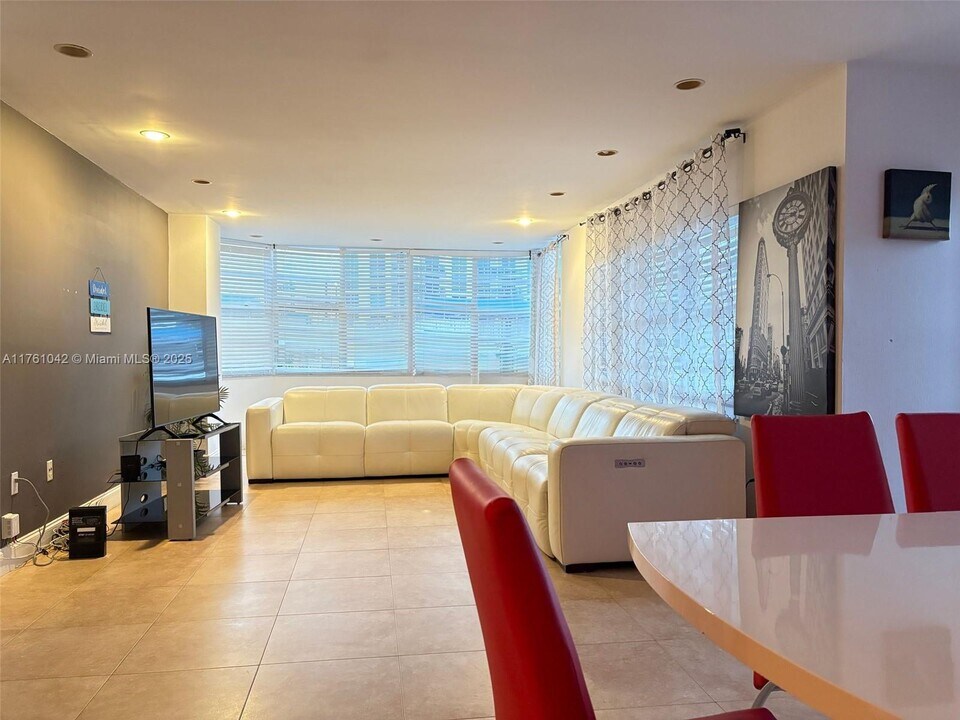 1965 S Ocean Dr in Hallandale Beach, FL - Building Photo