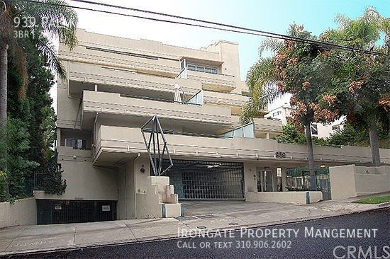 La Elle Apartments in West Hollywood, CA - Building Photo