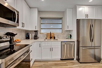 2632 Madison St in Hollywood, FL - Building Photo - Building Photo