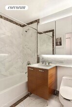 415 E Main St in New York, NY - Building Photo - Building Photo