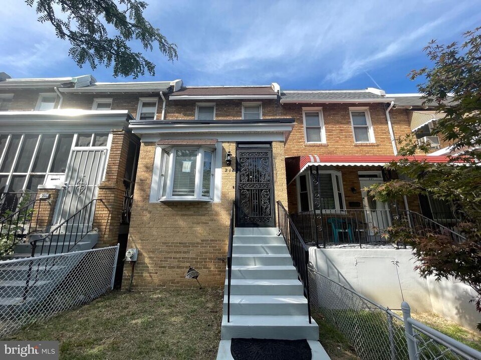 218 Bryant St NE in Washington, DC - Building Photo