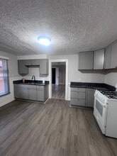 2018 Corning Ave, Unit #2 Upper in Cleveland, OH - Building Photo - Building Photo