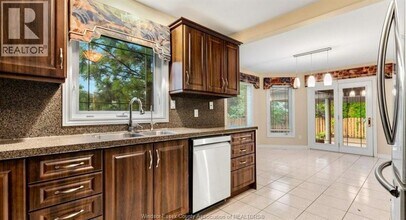 443 Leffler Dr in Windsor, ON - Building Photo - Building Photo