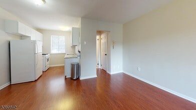 378 Valley St in South Orange, NJ - Building Photo - Building Photo